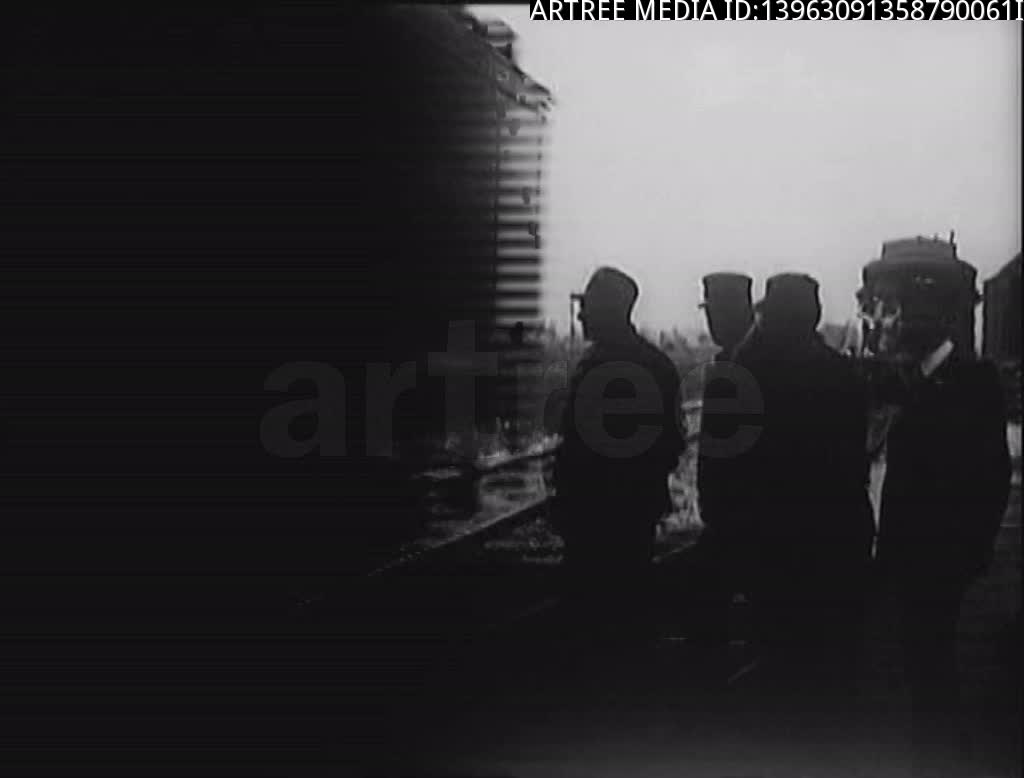 train,railroad train,string,caravan,wagon train,gearing,gear,geartrain,power train,develop,prepare,educate,discipline,check,condition,groom,school,cultivate,civilize,civilise,take,take aim,direct,coach,rail,trail